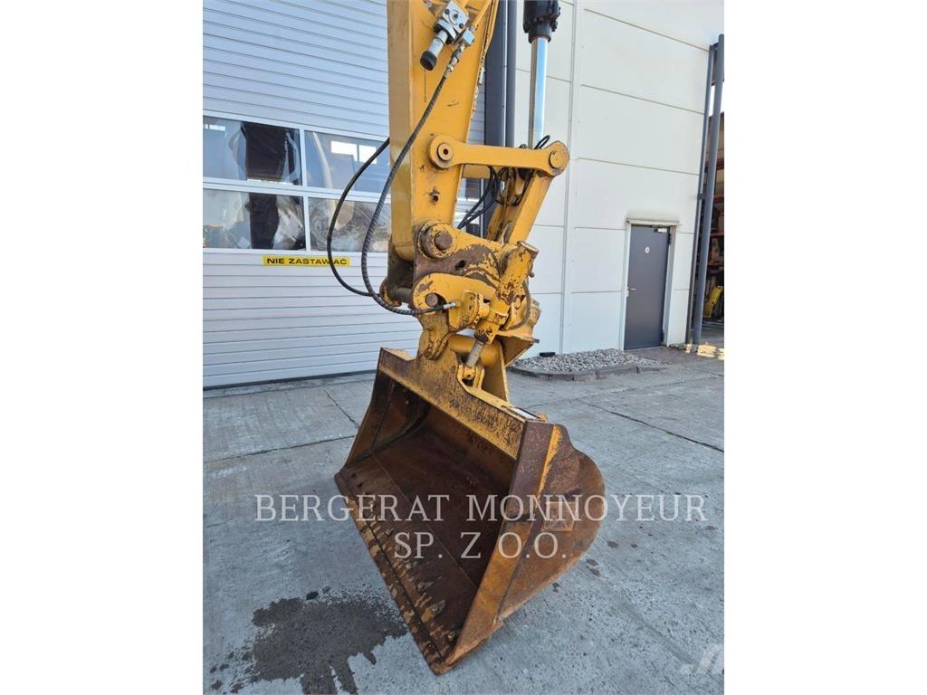 CAT 323 Crawler excavators