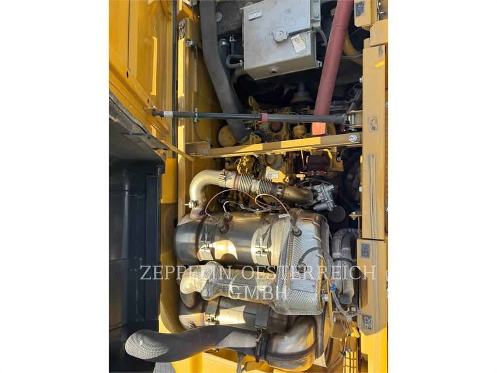 CAT 325FLCR Crawler excavators