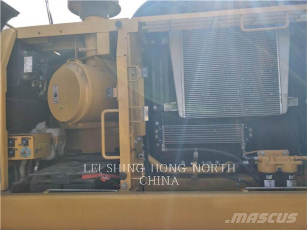 CAT 326D2L Crawler excavators