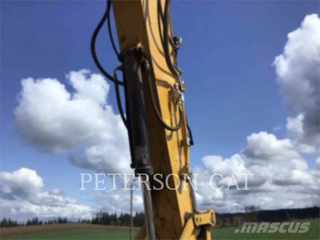 CAT 330 Crawler excavators