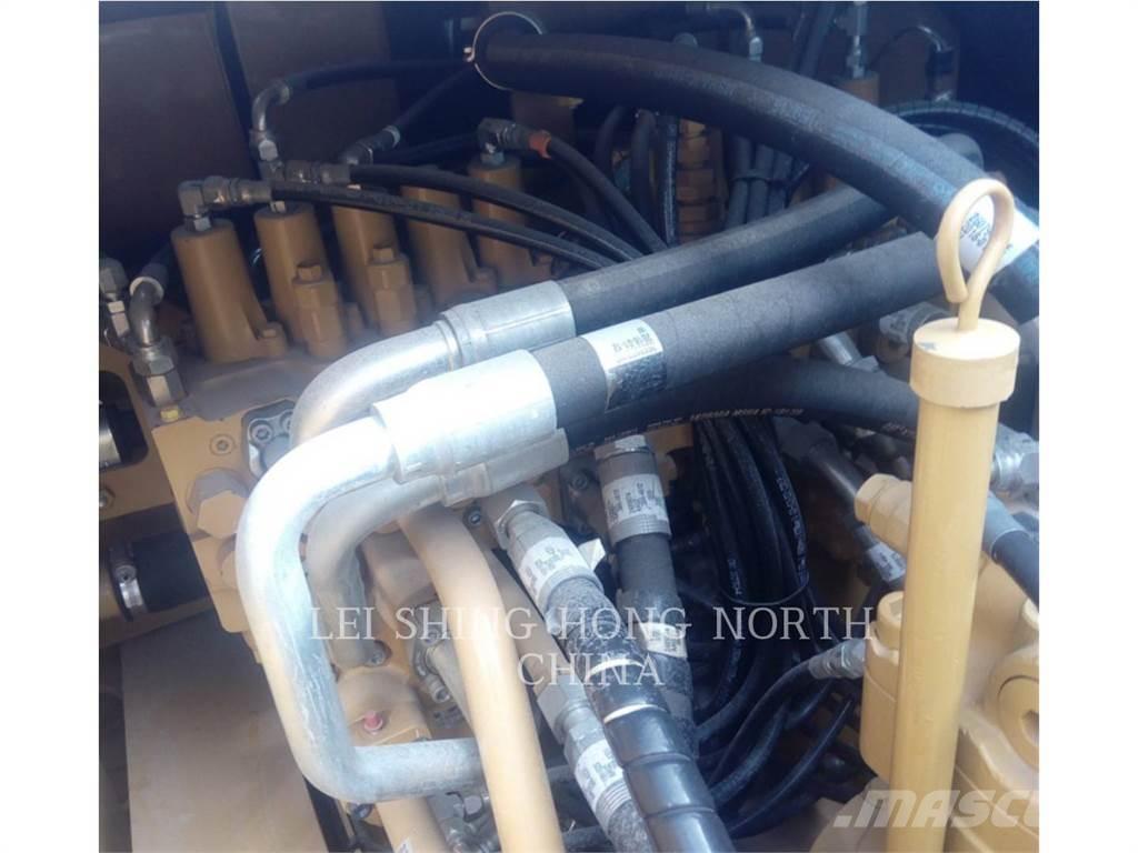 CAT 330D2L Crawler excavators