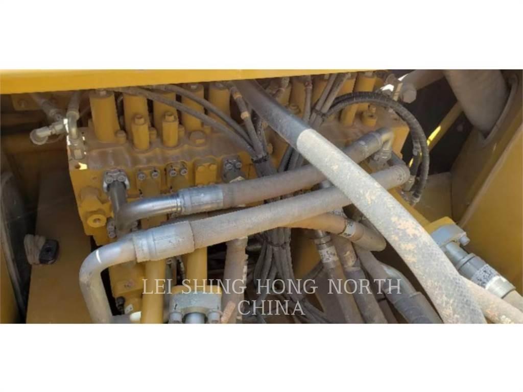 CAT 340D2L Crawler excavators