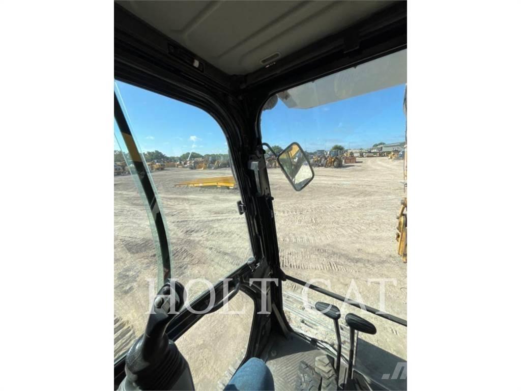 CAT 352 11 TC Crawler excavators