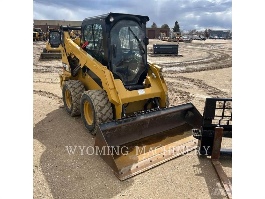 CAT 352D Skid steer loaders