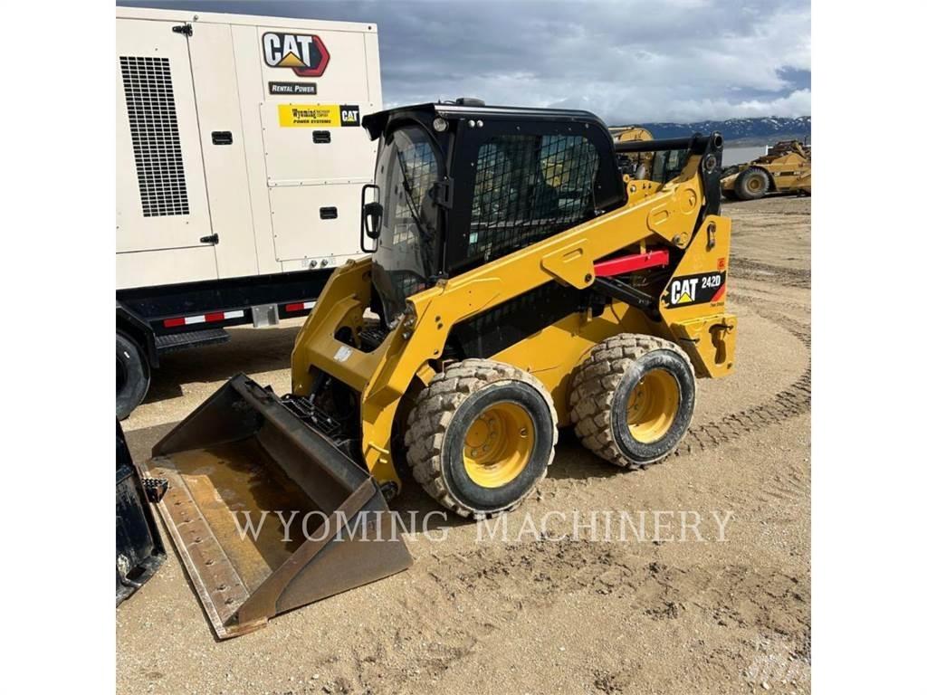 CAT 352D Skid steer loaders