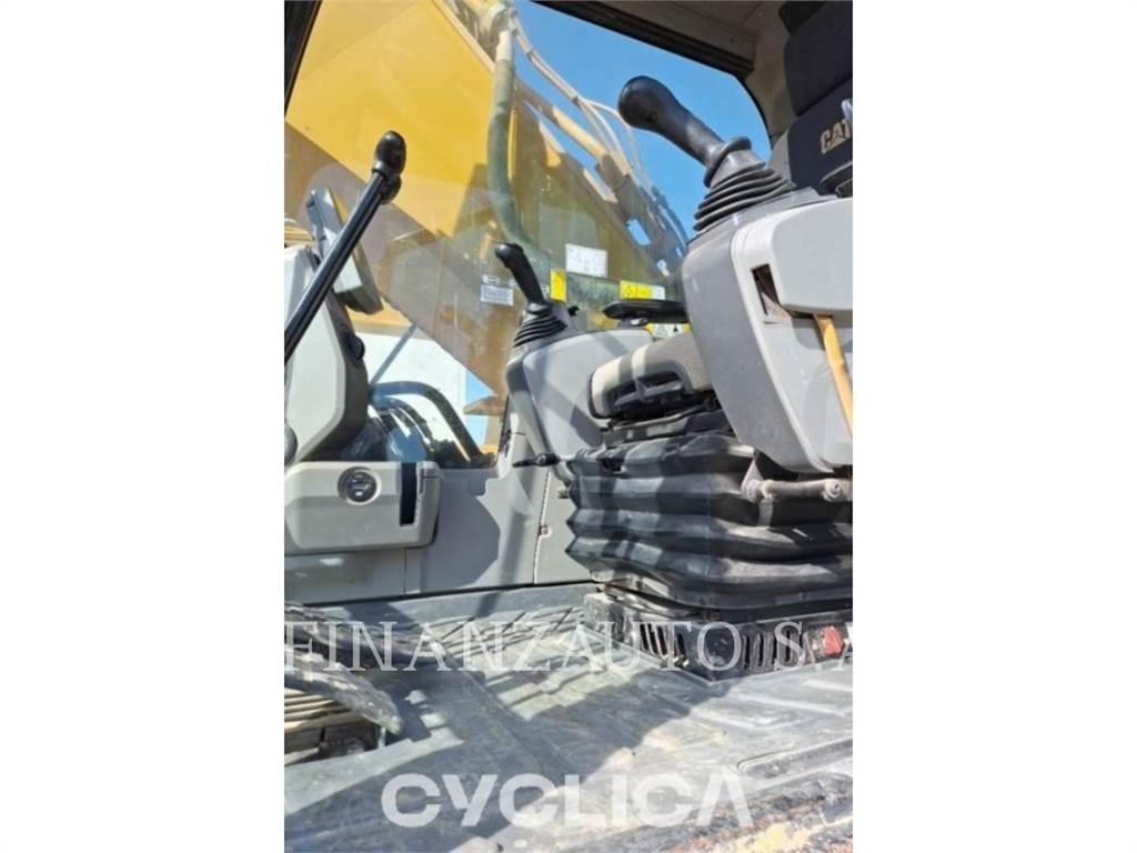 CAT 352FL Crawler excavators