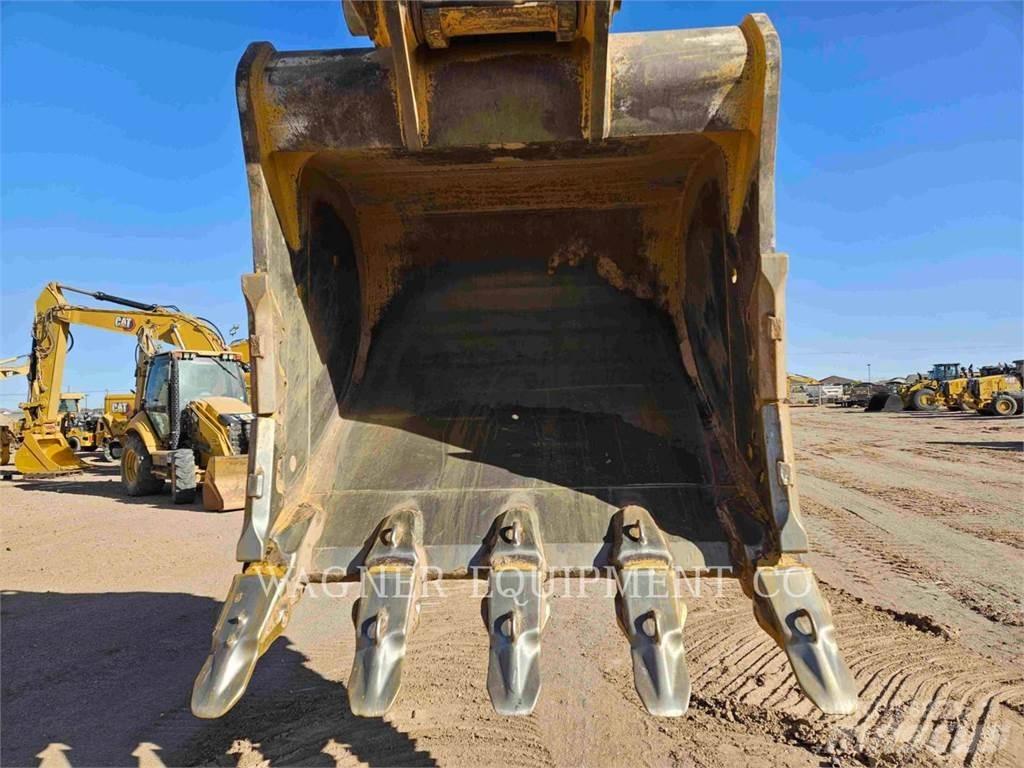 CAT 374 Crawler excavators