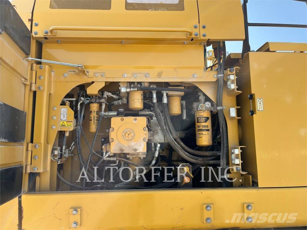 CAT 374FL Crawler excavators