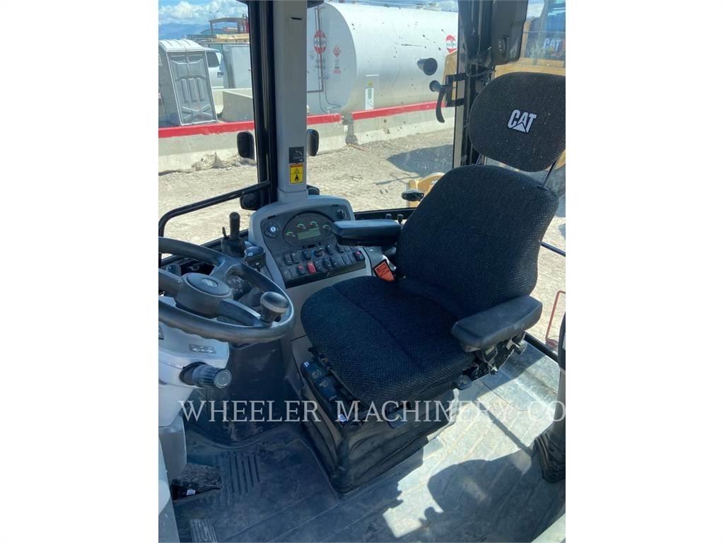 CAT 420F2 Backhoe loaders