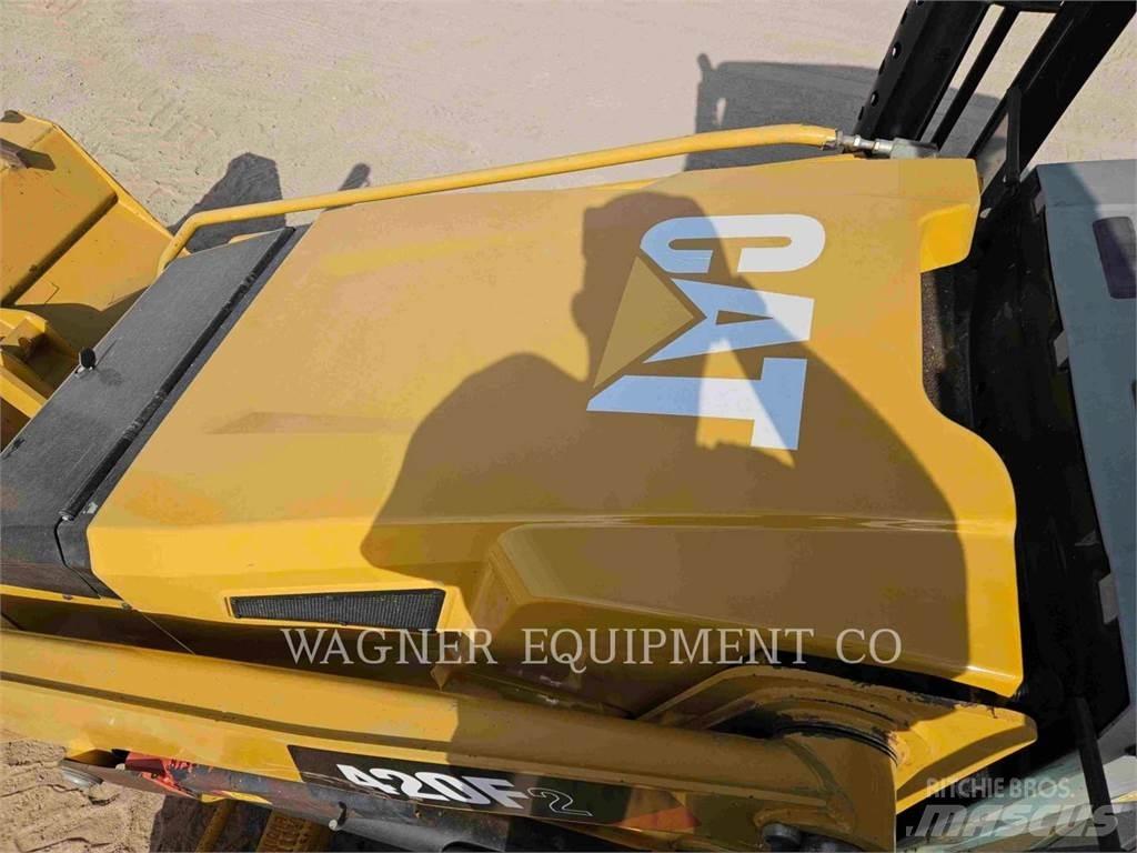 CAT 420F2 4WDS Backhoe loaders