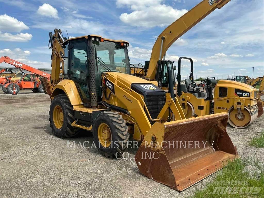 CAT 420F2ST Backhoe loaders