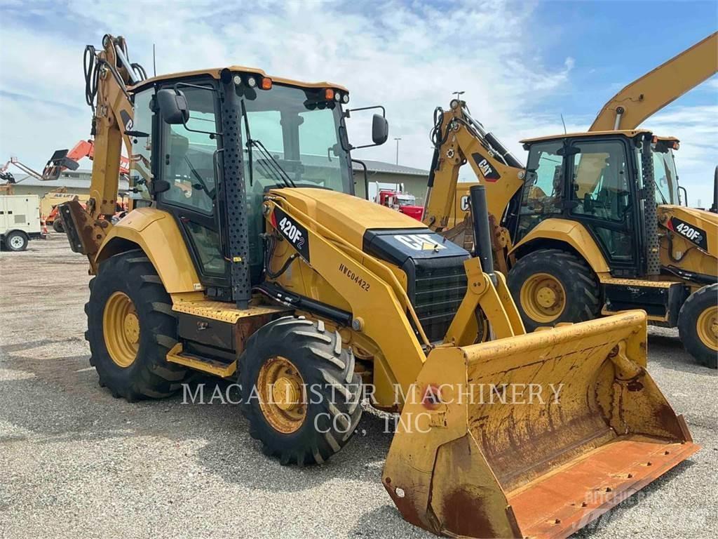 CAT 420F2ST Backhoe loaders