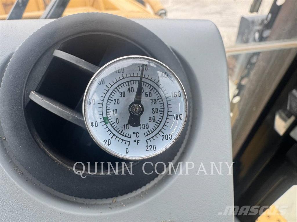 CAT 420F2ST Backhoe loaders