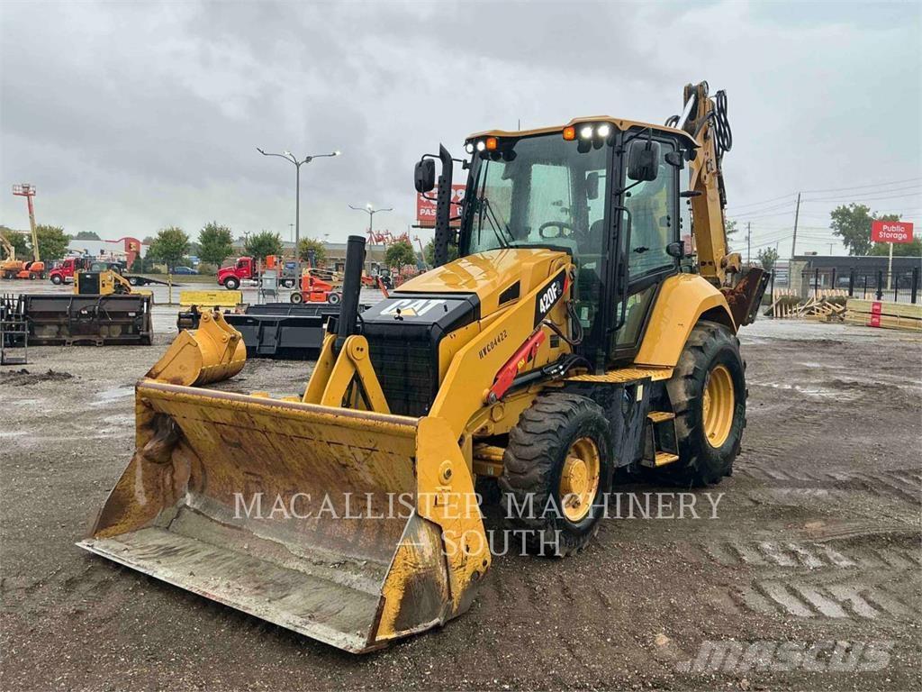 CAT 420F2ST Backhoe loaders