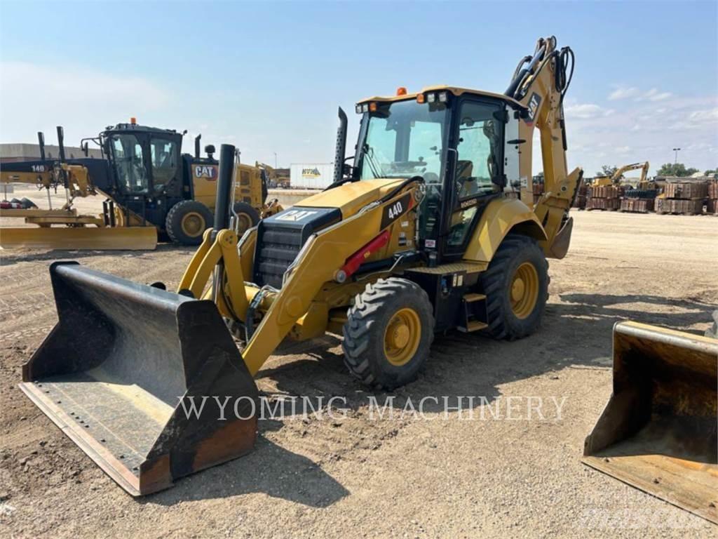 CAT 440 Backhoe loaders