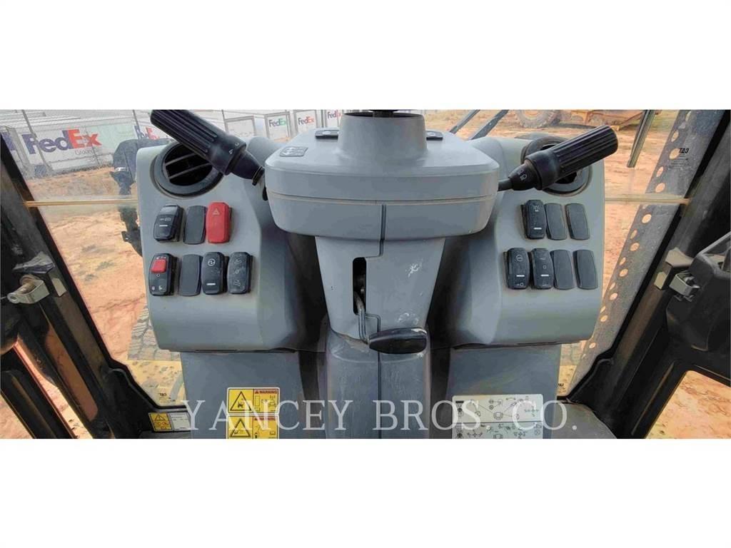 CAT 440 Backhoe loaders