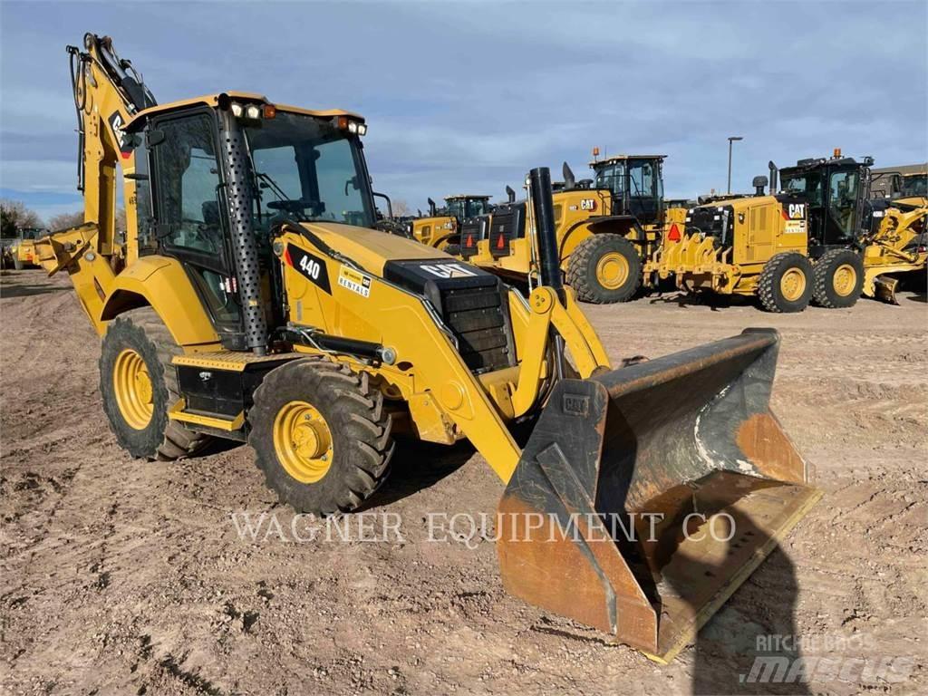 CAT 440 Backhoe loaders