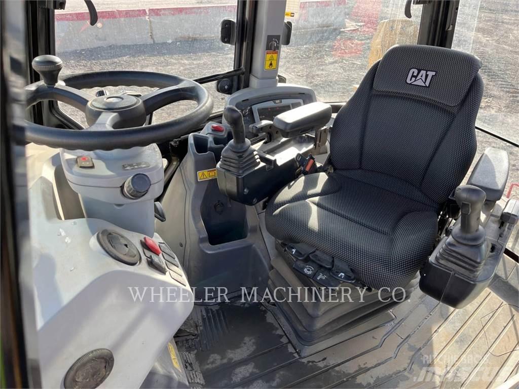 CAT 440 TH Backhoe loaders