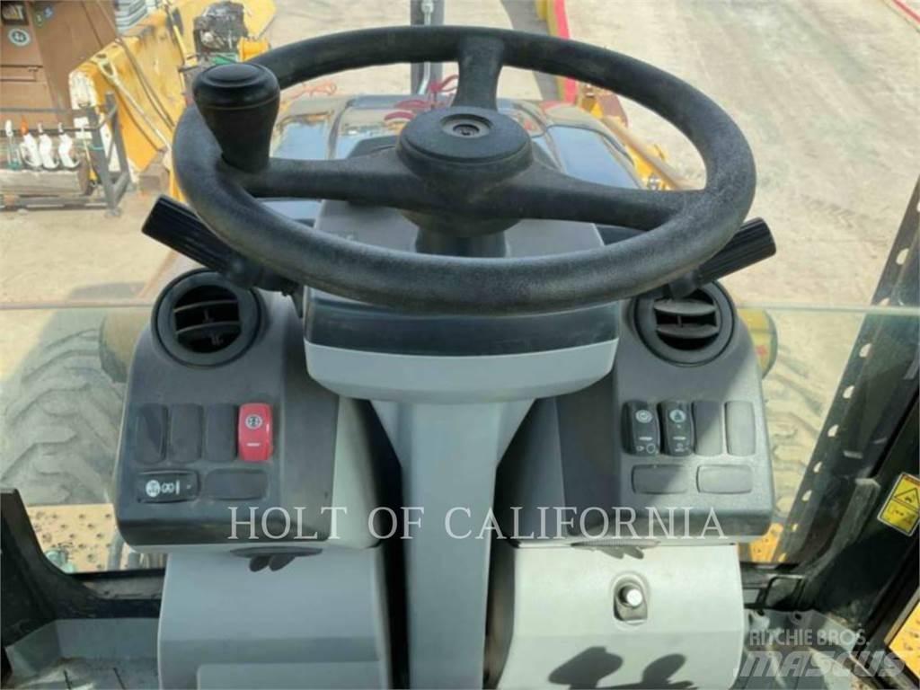 CAT 450F Backhoe loaders