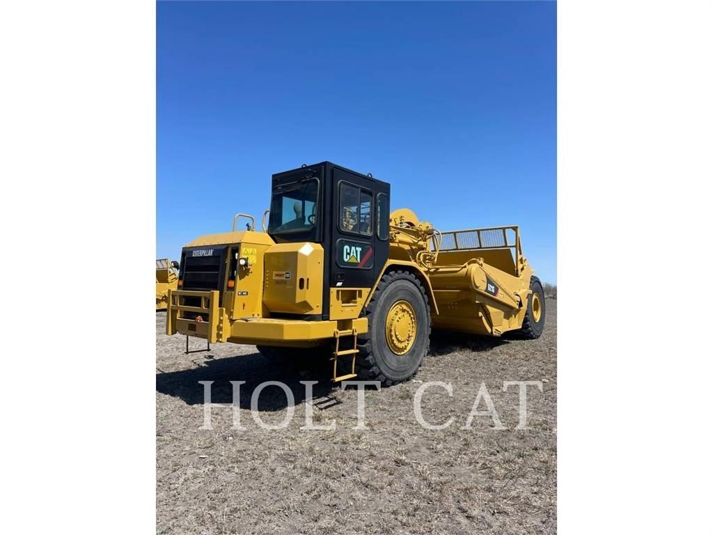 CAT 621G Scrapers