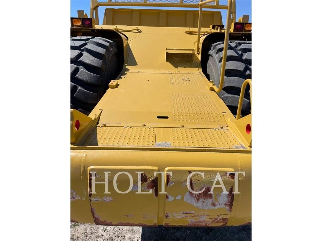 CAT 621G Scrapers