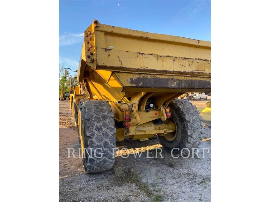 CAT 725WW Tanker trucks