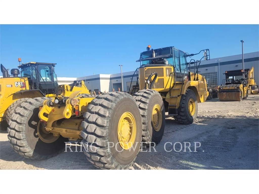 CAT 725WW Tanker trucks