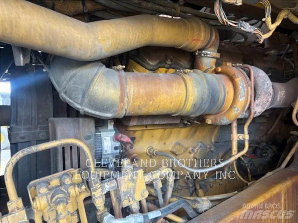 CAT 775F Water tankers