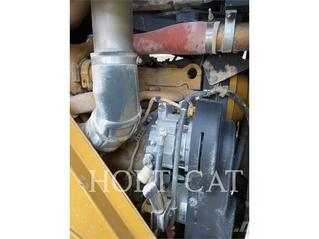 CAT 815 Soil compactors