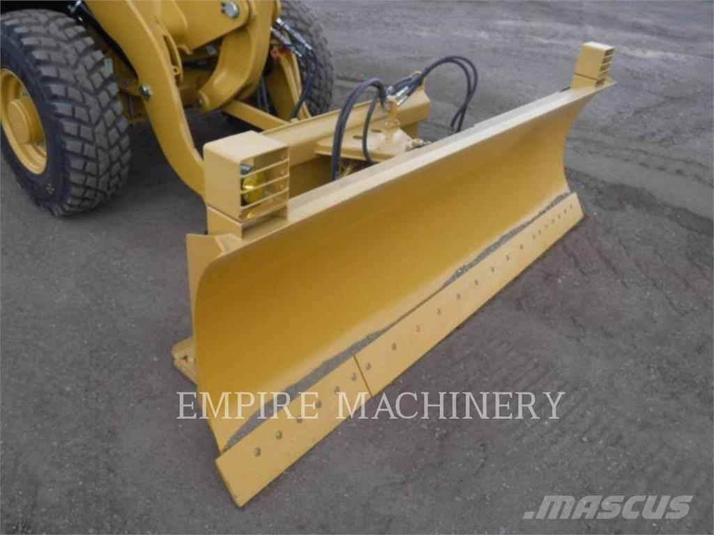 CAT 907M Wheel loaders