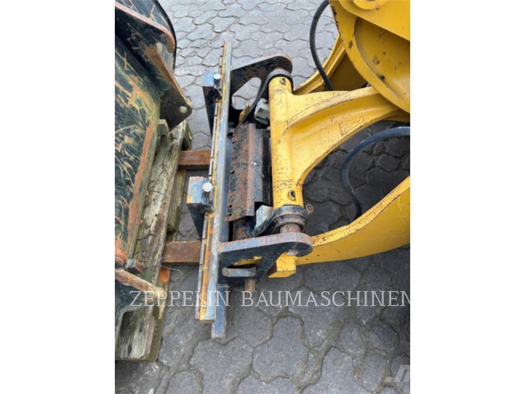 CAT 907M Wheel loaders