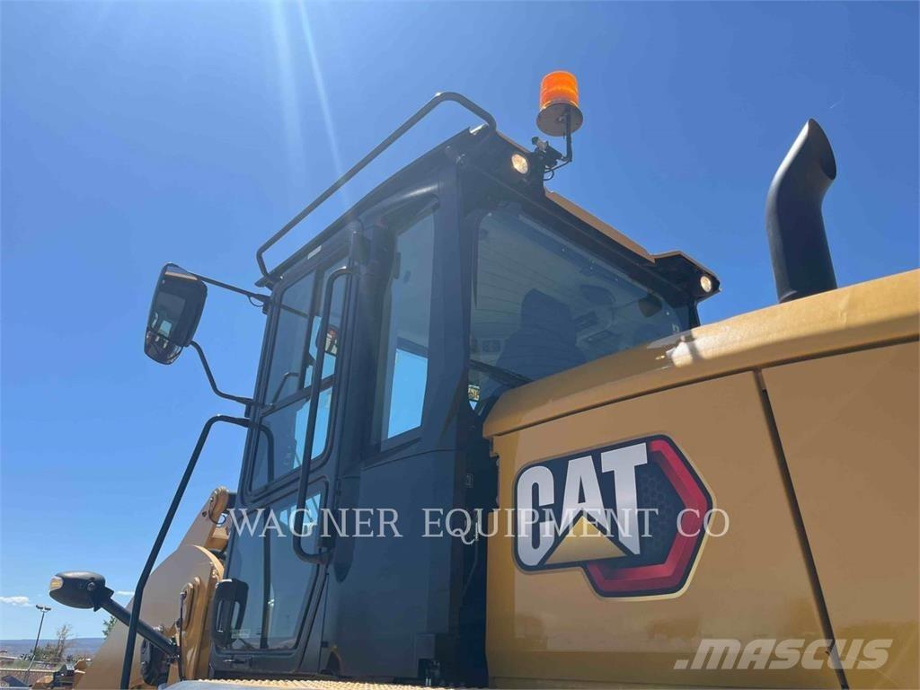 CAT 930M Wheel loaders