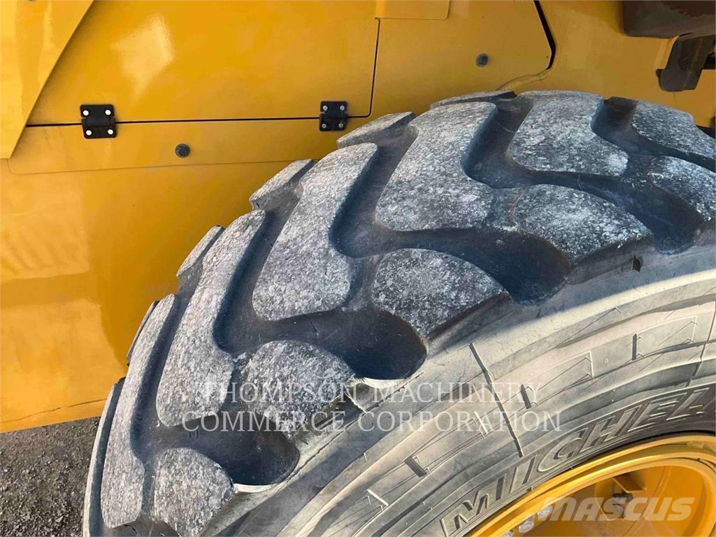 CAT 930M Wheel loaders