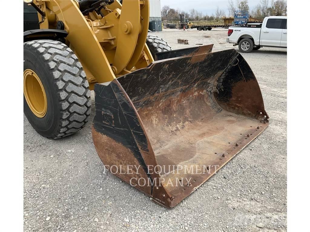 CAT 938M Wheel loaders