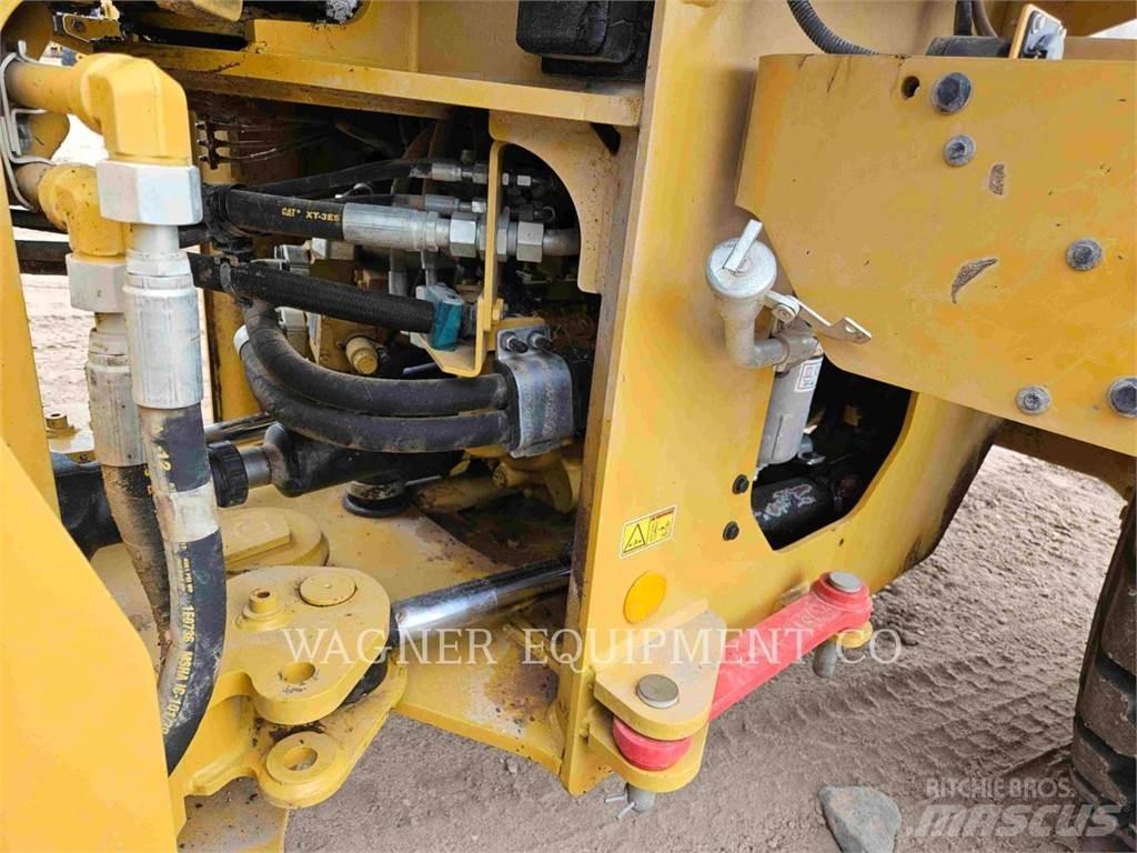 CAT 938M Wheel loaders