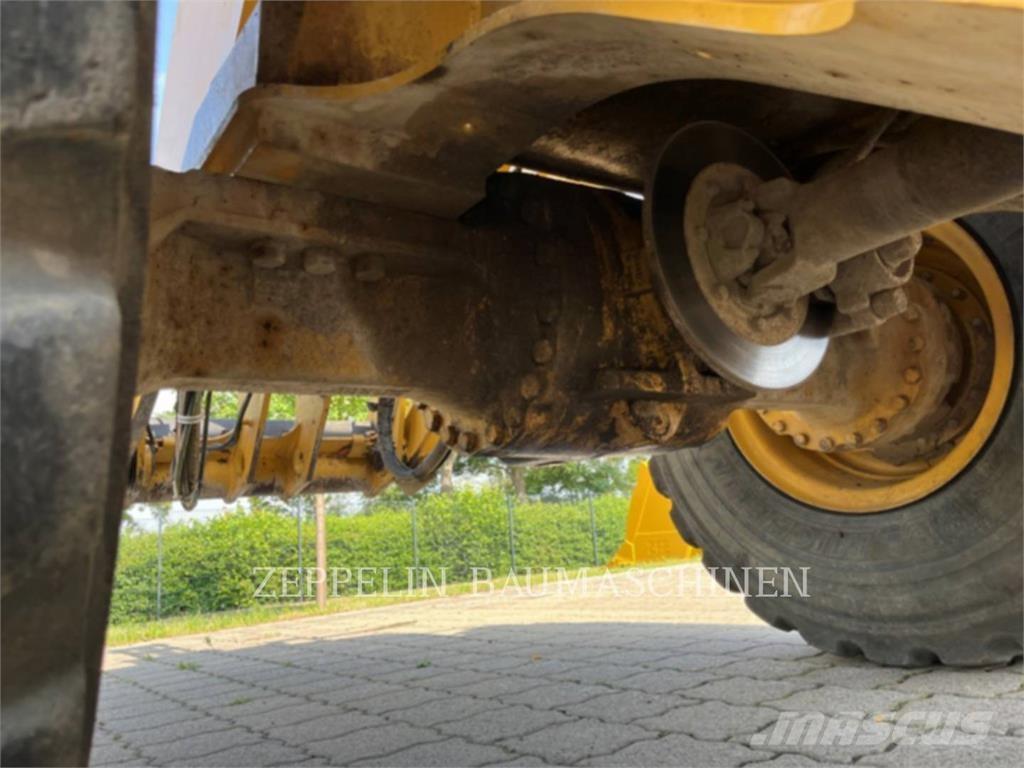 CAT 938M Wheel loaders