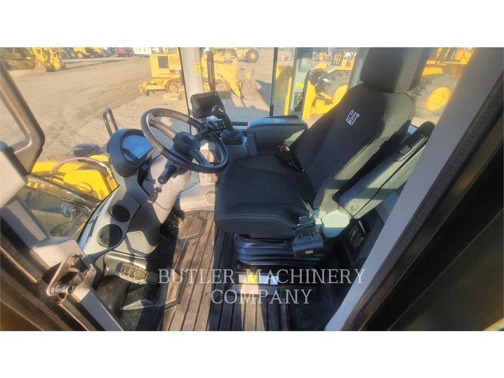 CAT 938M Wheel loaders