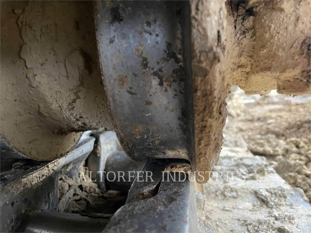 CAT 953D Crawler loaders