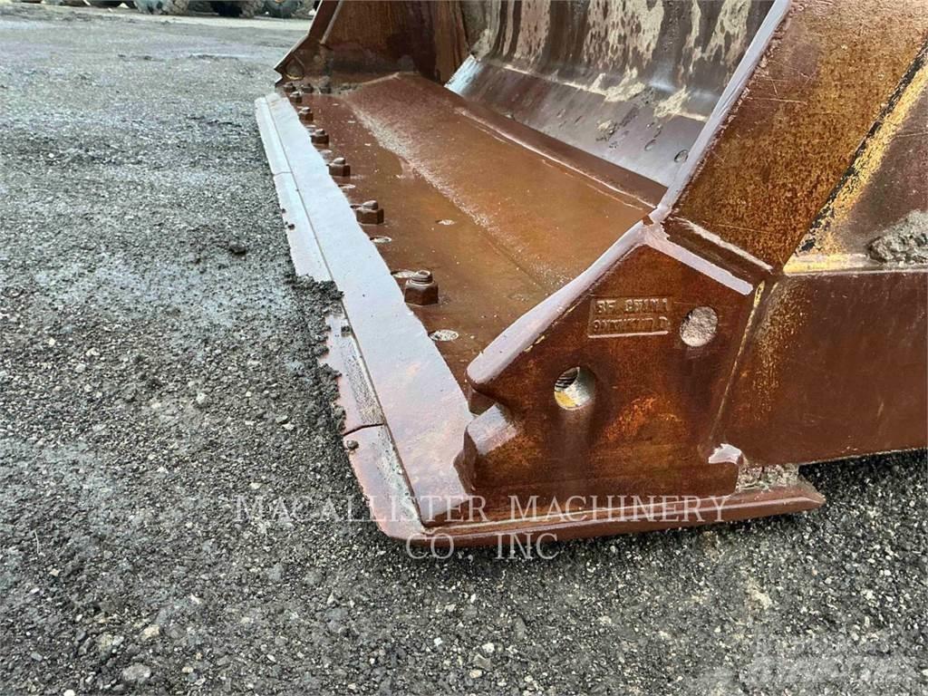 CAT 966M Wheel loaders