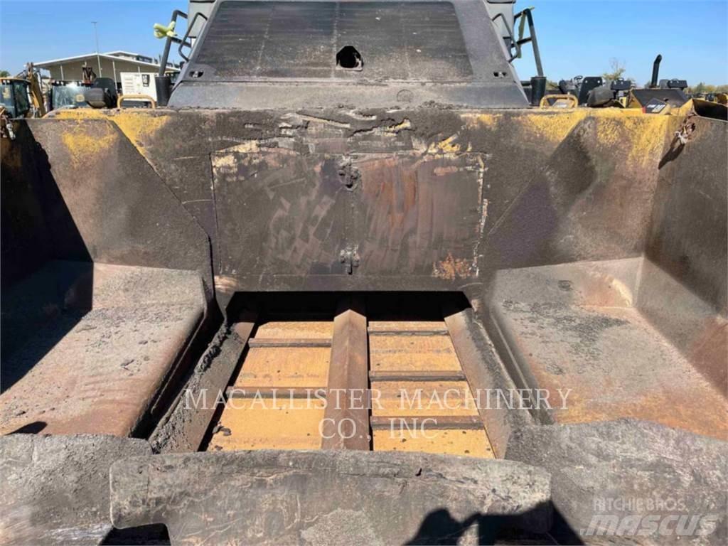 CAT AP1055F Asphalt pavers