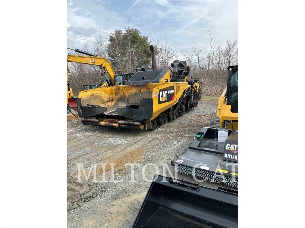 CAT AP1055F Asphalt pavers