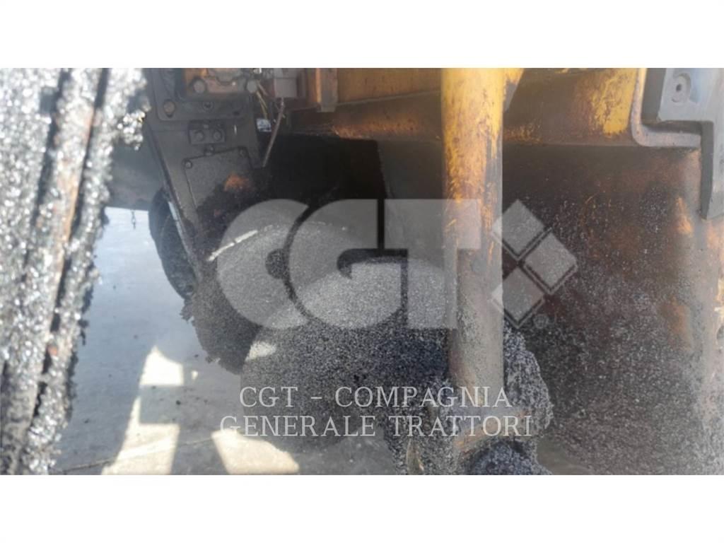 CAT AP300D Asphalt pavers