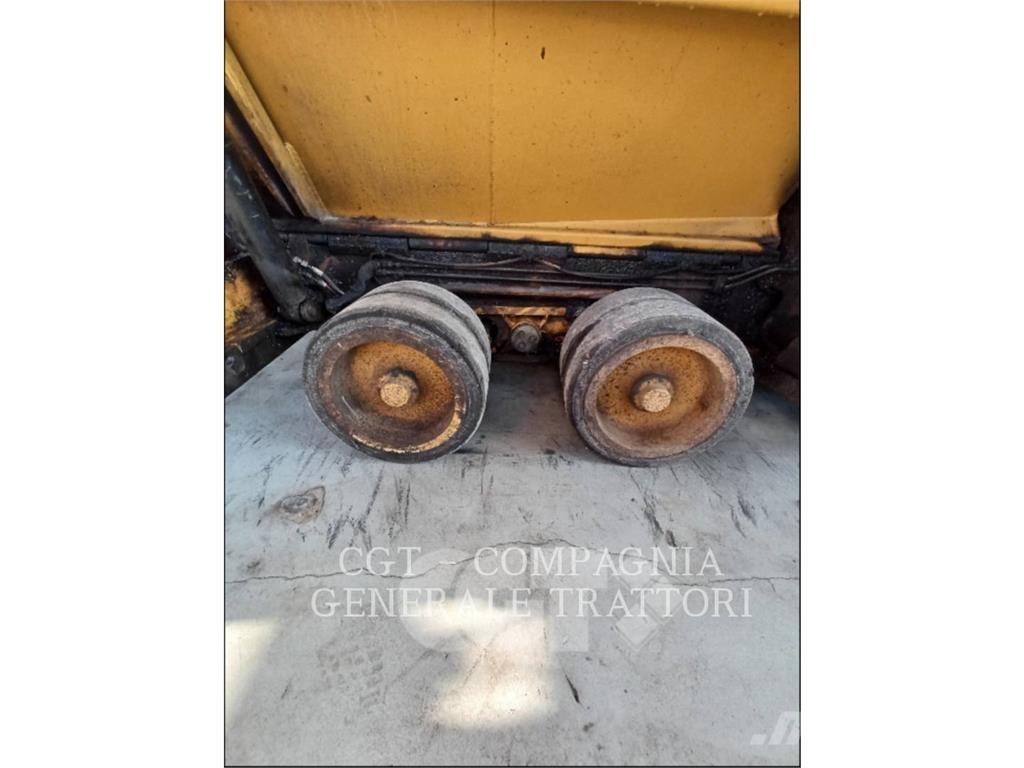 CAT AP300F Asphalt pavers