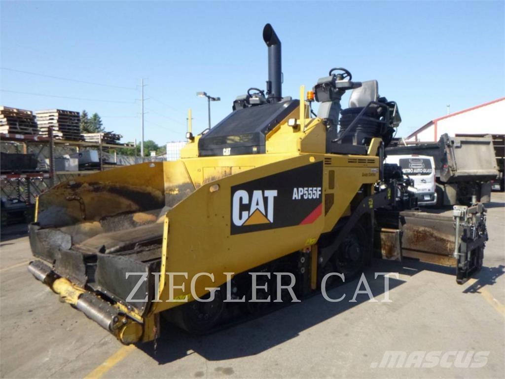 CAT AP555F Asphalt pavers