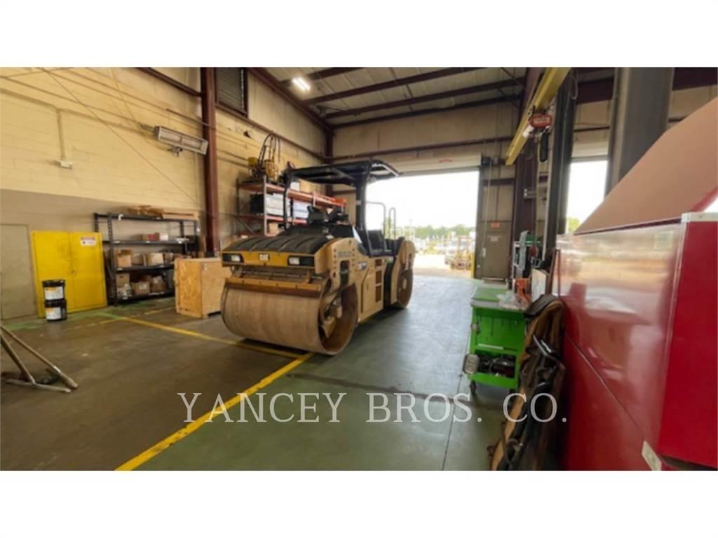 CAT CB10 Soil compactors