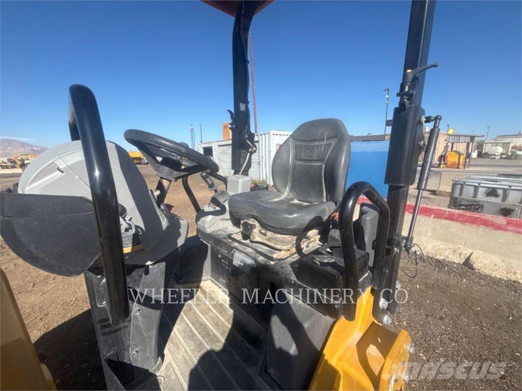 CAT CB2.7 GC Twin drum rollers