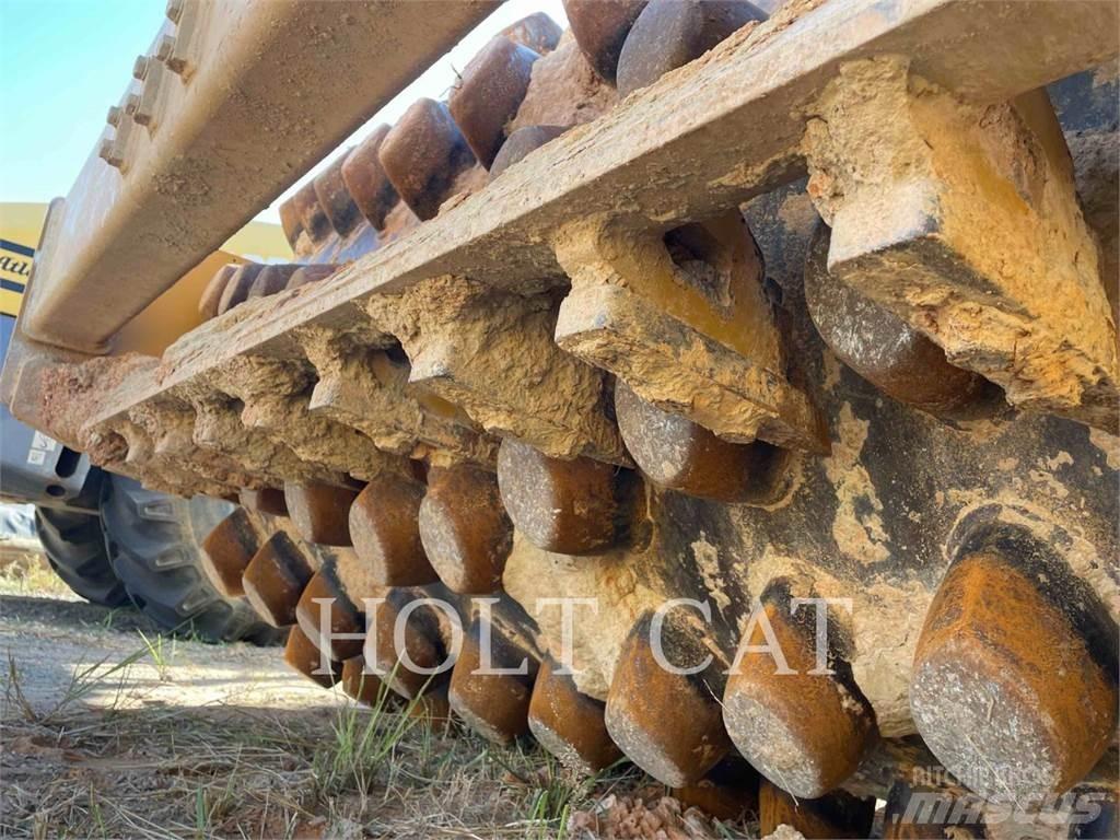 CAT CP56B Single drum rollers