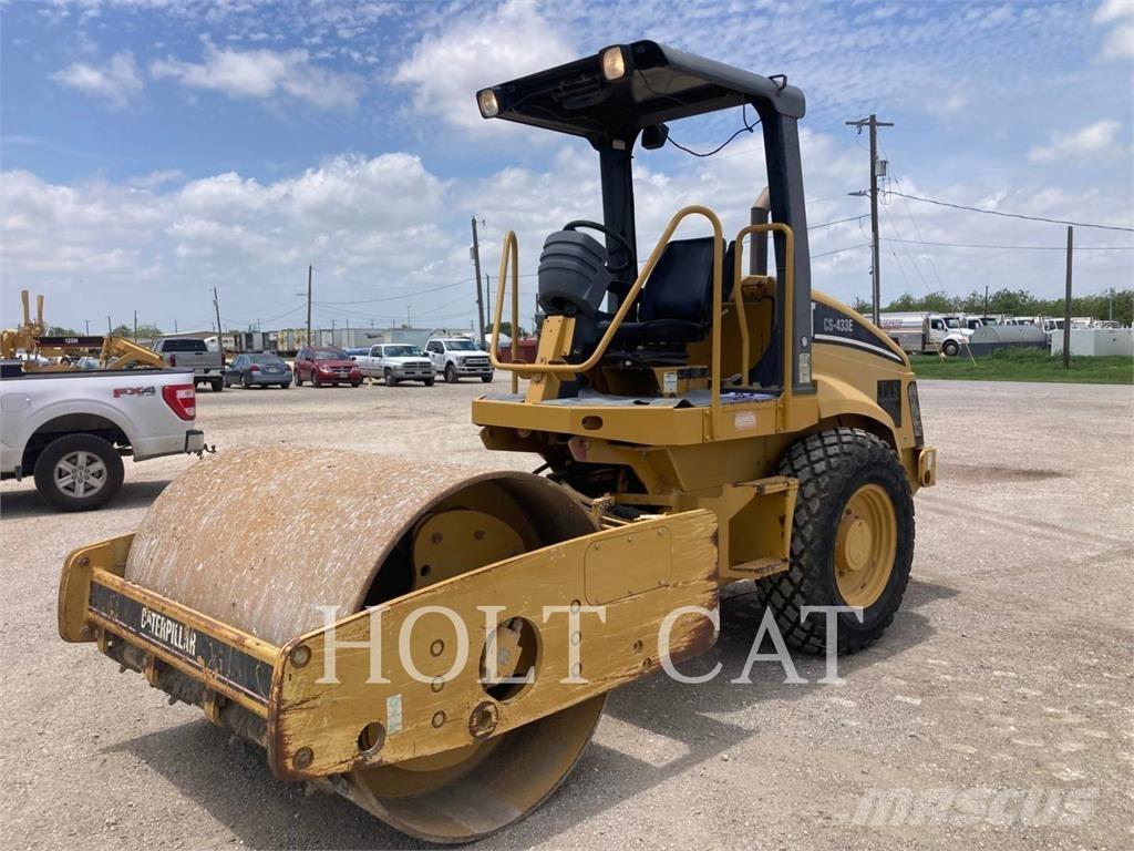 CAT CS-433E Single drum rollers
