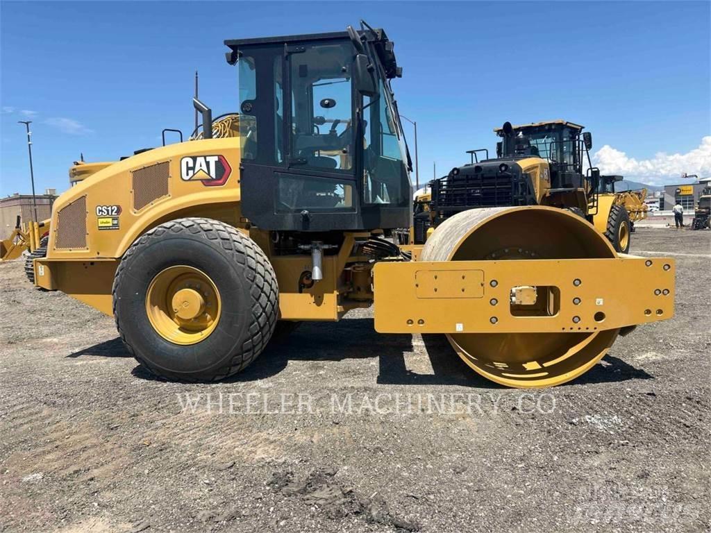 CAT CS12 Single drum rollers