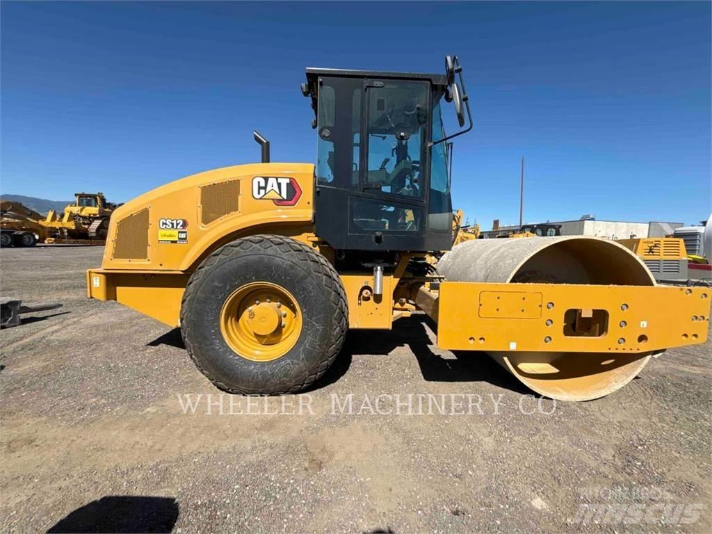 CAT CS12 Single drum rollers